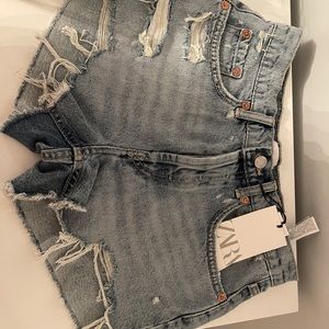 Zara shorts with tag
